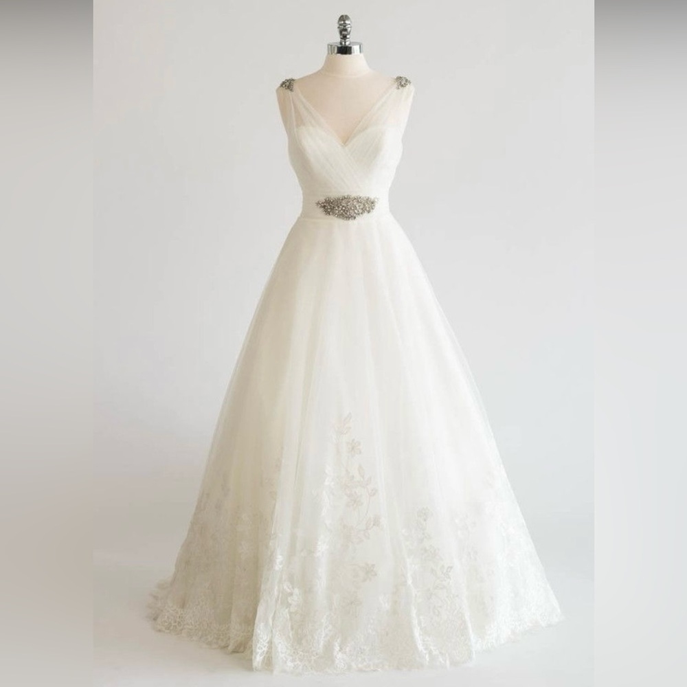 Allure Bridals ballgown wedding dress model 9124